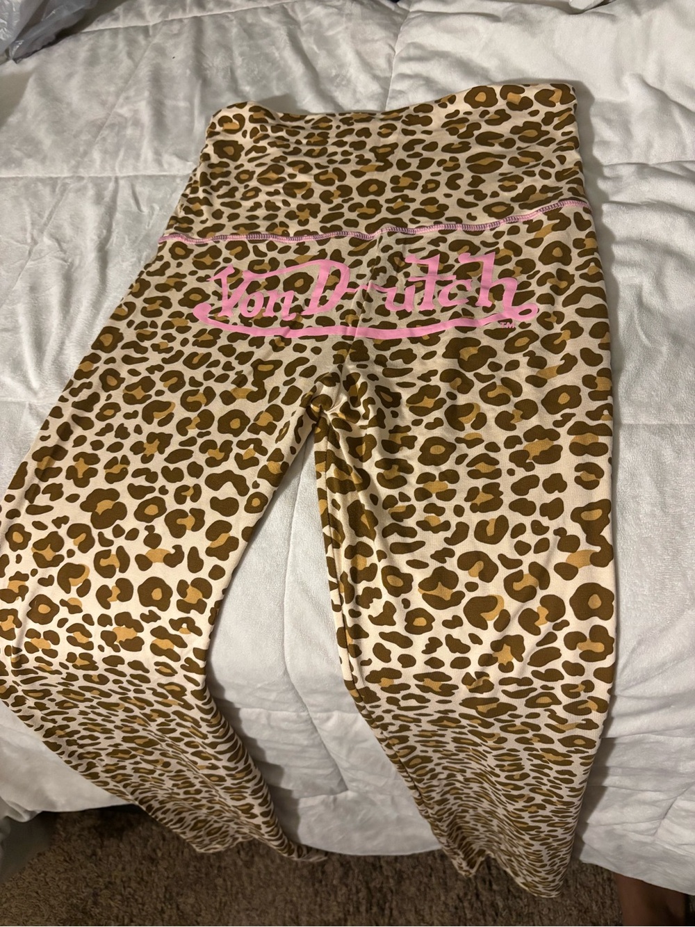 Von Dutch Leopard Leggings With Pink Logo.
